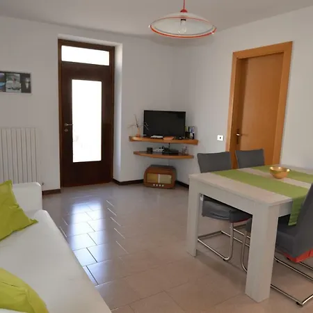 La Mansarda Sul Lezzeno